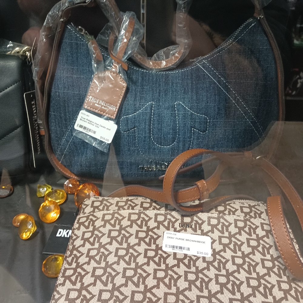 Purses - Picture 4 of 4